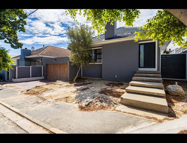3 BEDROOM HOUSE FOR SALE IN BOSTON